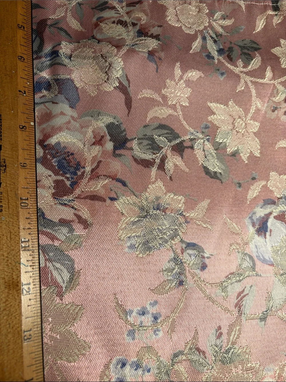 Vintage 90’s Shiney Valance Floral Jacquard - Pink 103 x 18. VV
